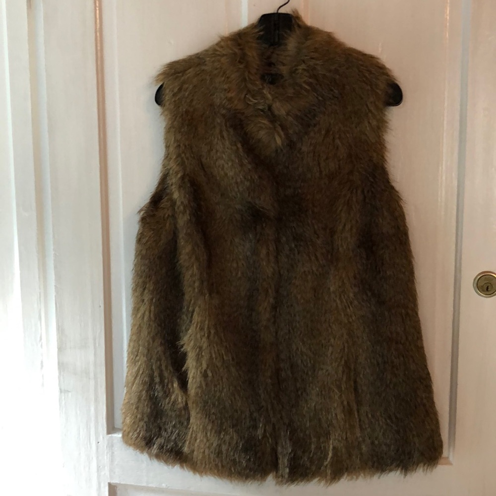 NWT Luxe Rachel Zoe faux fur vest Women’s M